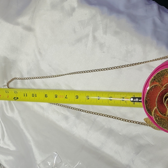 Sold- H&M Small Flower Purse - Picture 4 of 11